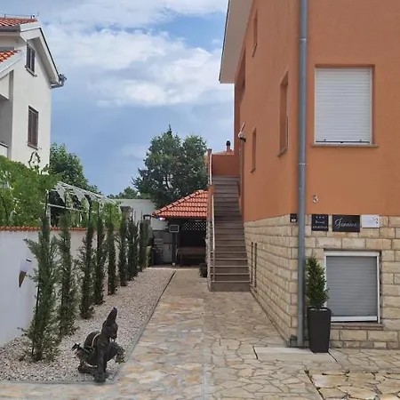 Jannine Apartament *
